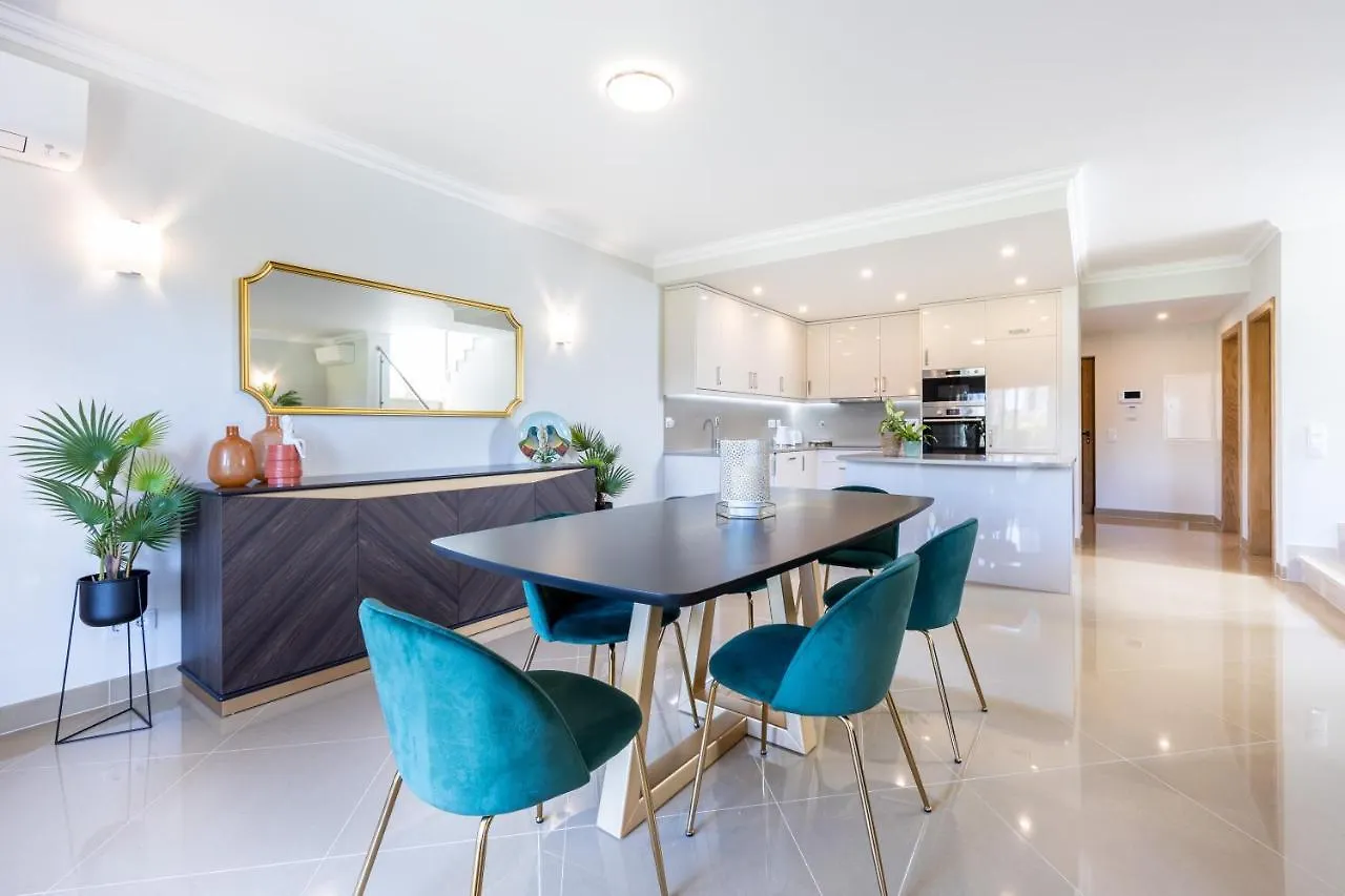 Holiday home Casa Malhotra At Boa Vista Golf Resort, Bayview Village Lagos
